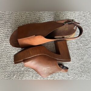 White Mountain Alfie Platform Clog Brown Women's Sandals size 8.5